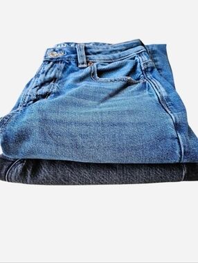 American Eagle Outfitters Mom Jeans SIZE: 2 Short, Blue and Black